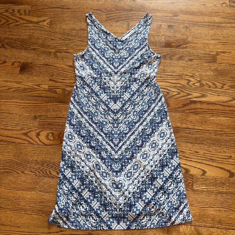 Athleta Printed Santorini Dress 3.0 Nomatic Chevron Cool Geometric VNeck Size XS